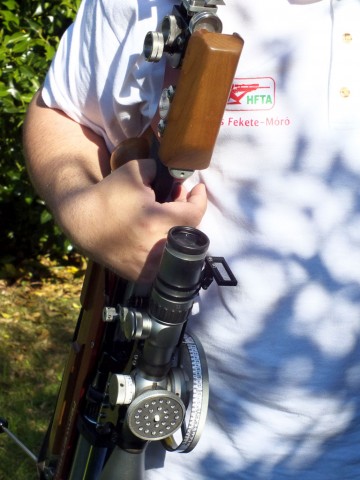 Easy and safe carrying of the rifle