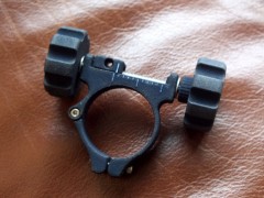 Assembling the adjustment mechanism