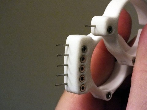 1 pin vs. 5 pins